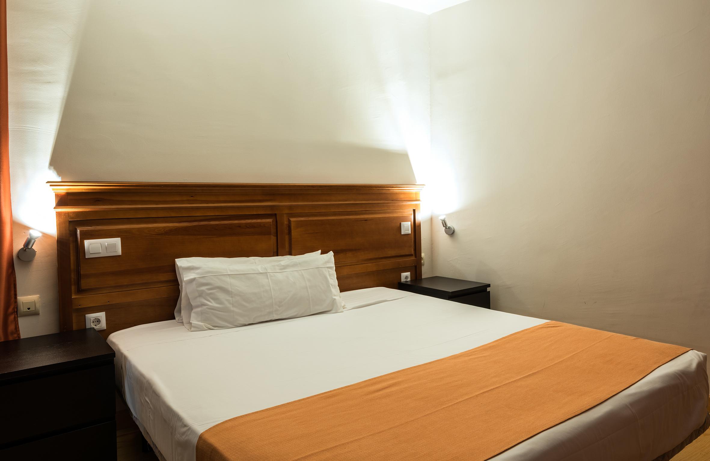 Kubik Hotel Caces Esterno foto