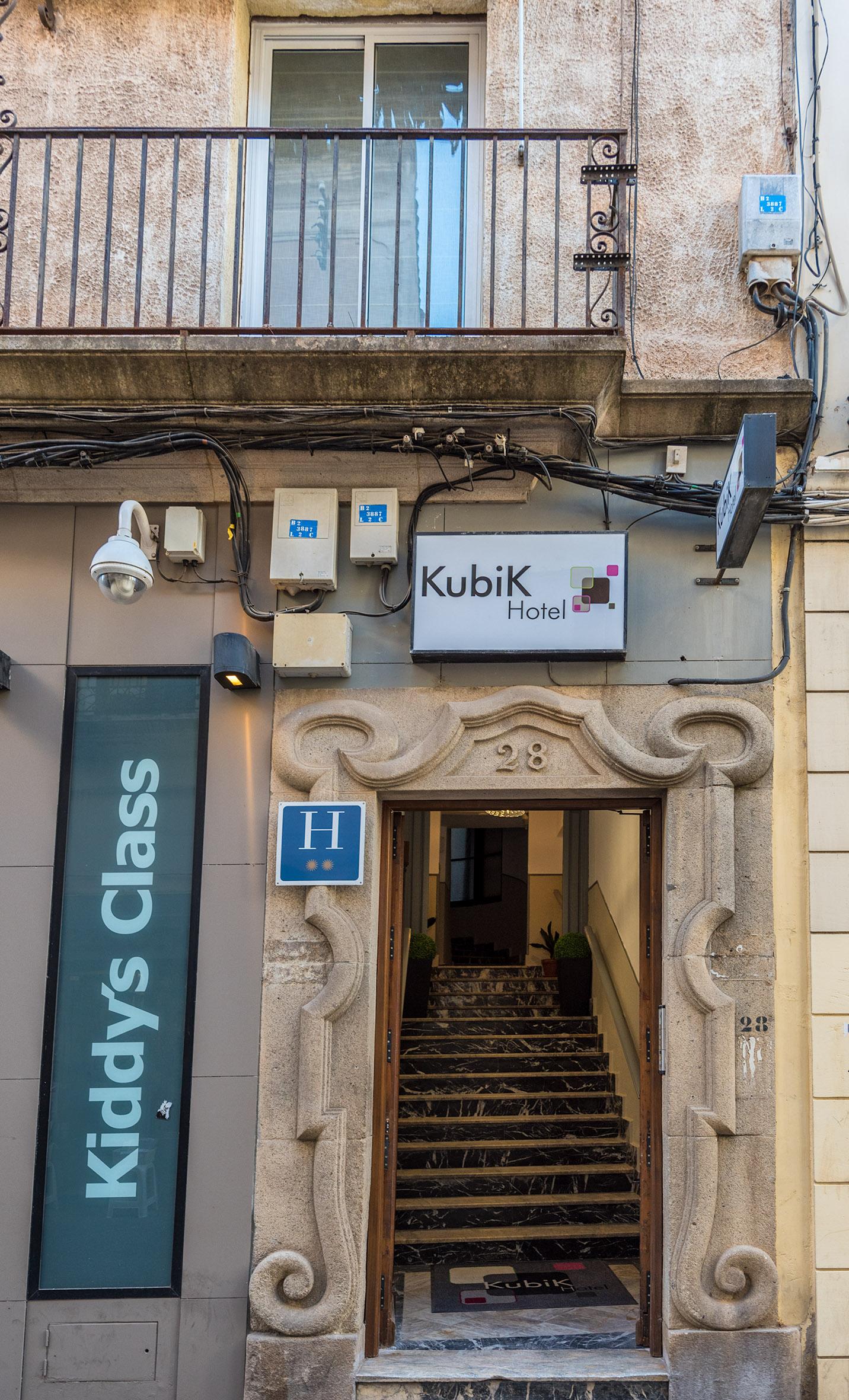 Kubik Hotel Caces Esterno foto