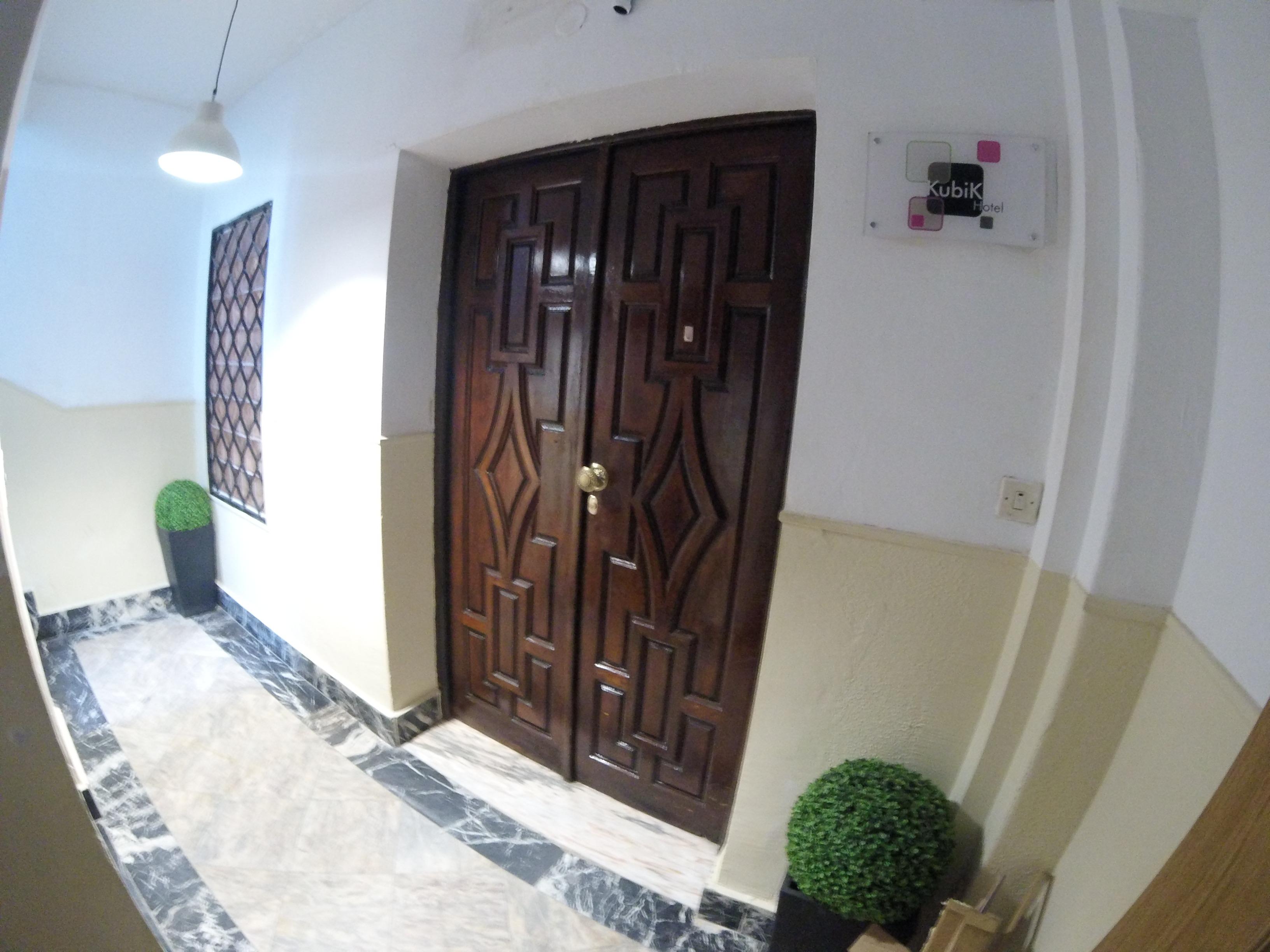 Kubik Hotel Caces Esterno foto