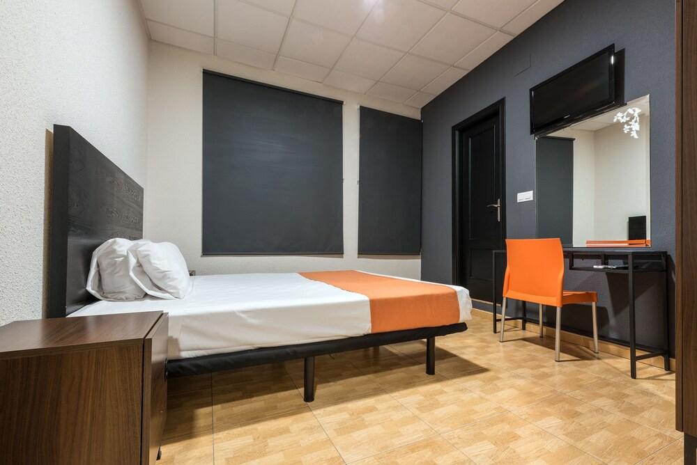 Kubik Hotel Caces Esterno foto