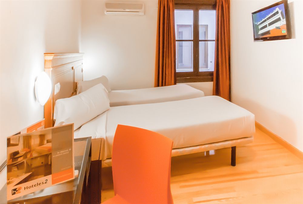 Kubik Hotel Caces Esterno foto