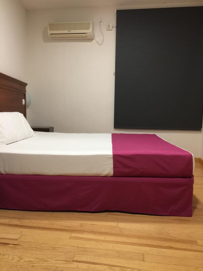 Kubik Hotel Caces Esterno foto